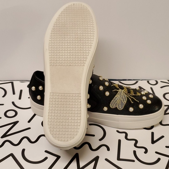 Shoes - Picture 4 of 4